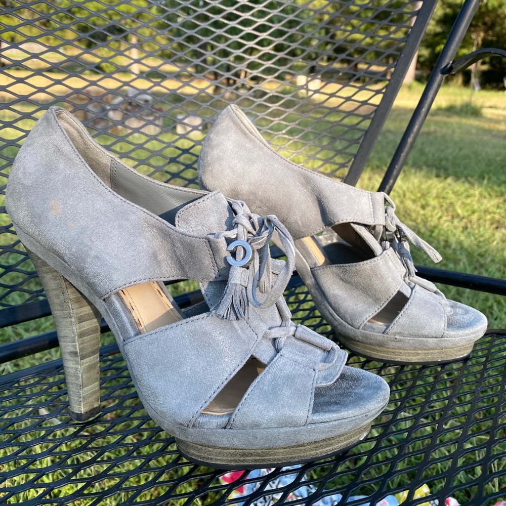 Coach heels 7.5- worn once! Very good condition